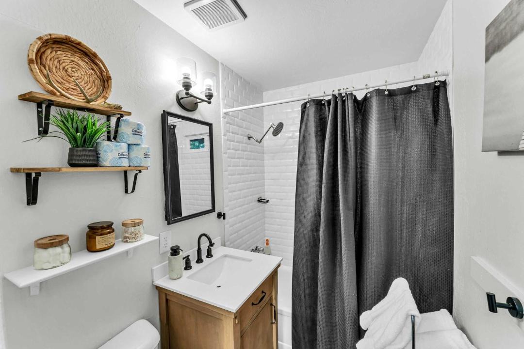 Photo of Bathroom in Sunnyside