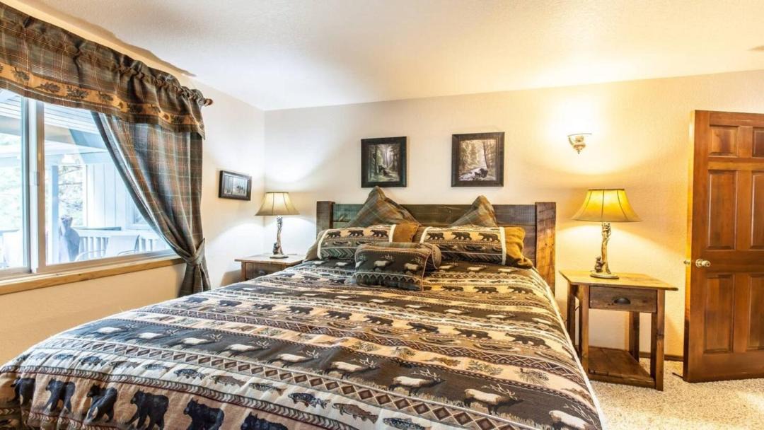 Photo of Bedroom in Upper Moonridge