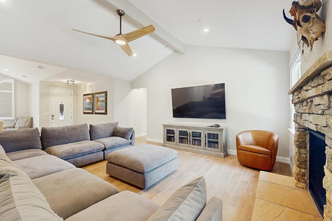 Photo of Livingroom in Oakhurst