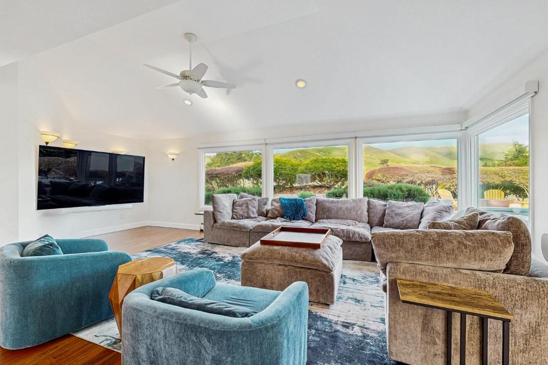 Photo of Livingroom in Bodega Bay