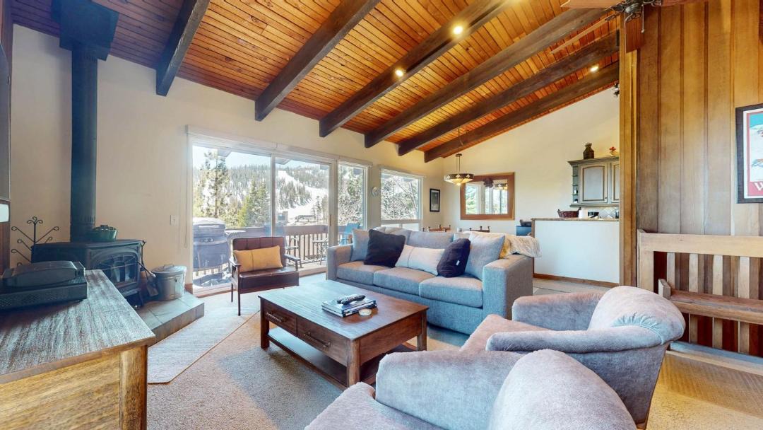 Photo of Livingroom in Mammoth Lakes