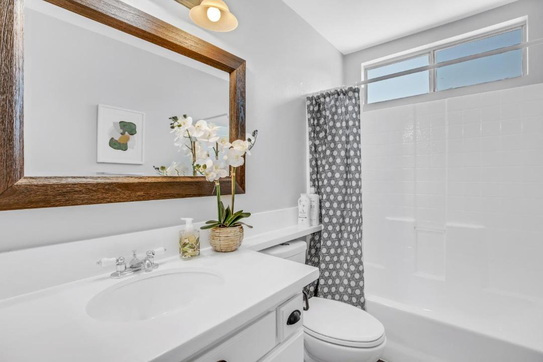 Photo of Bathroom in Castaic