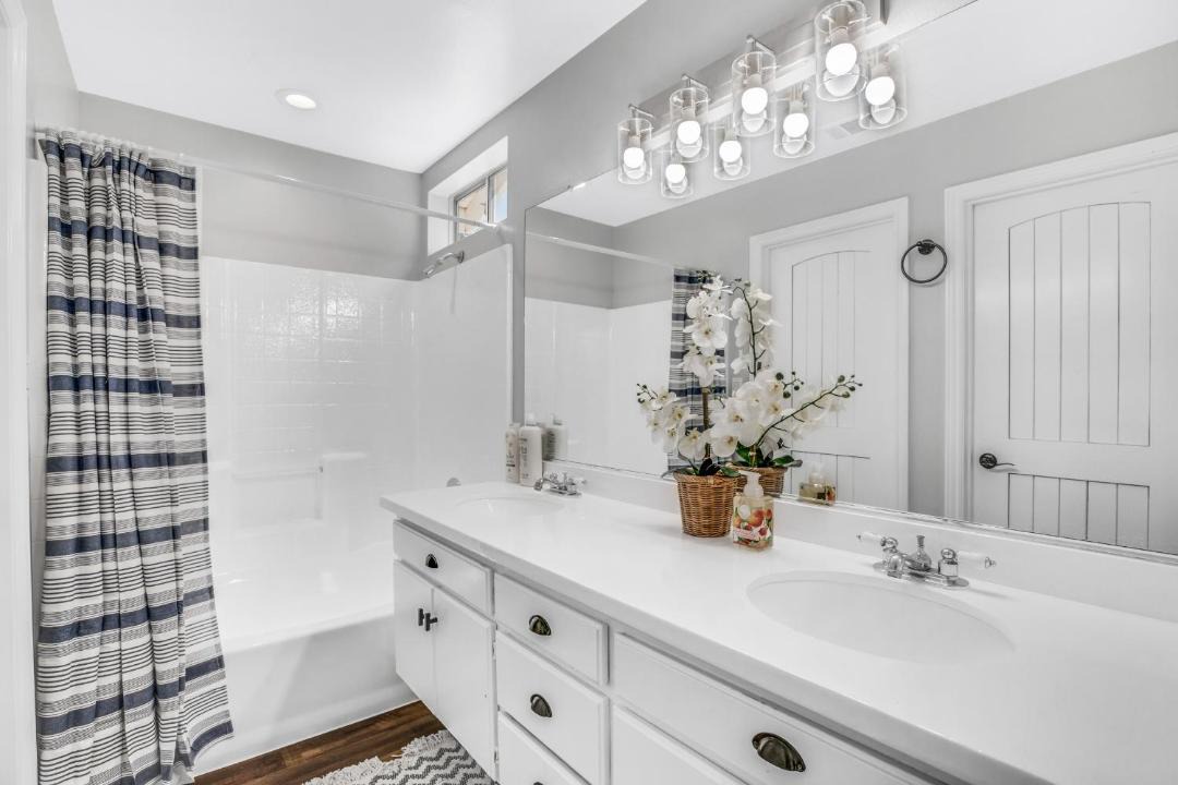 Photo of Bathroom in Castaic