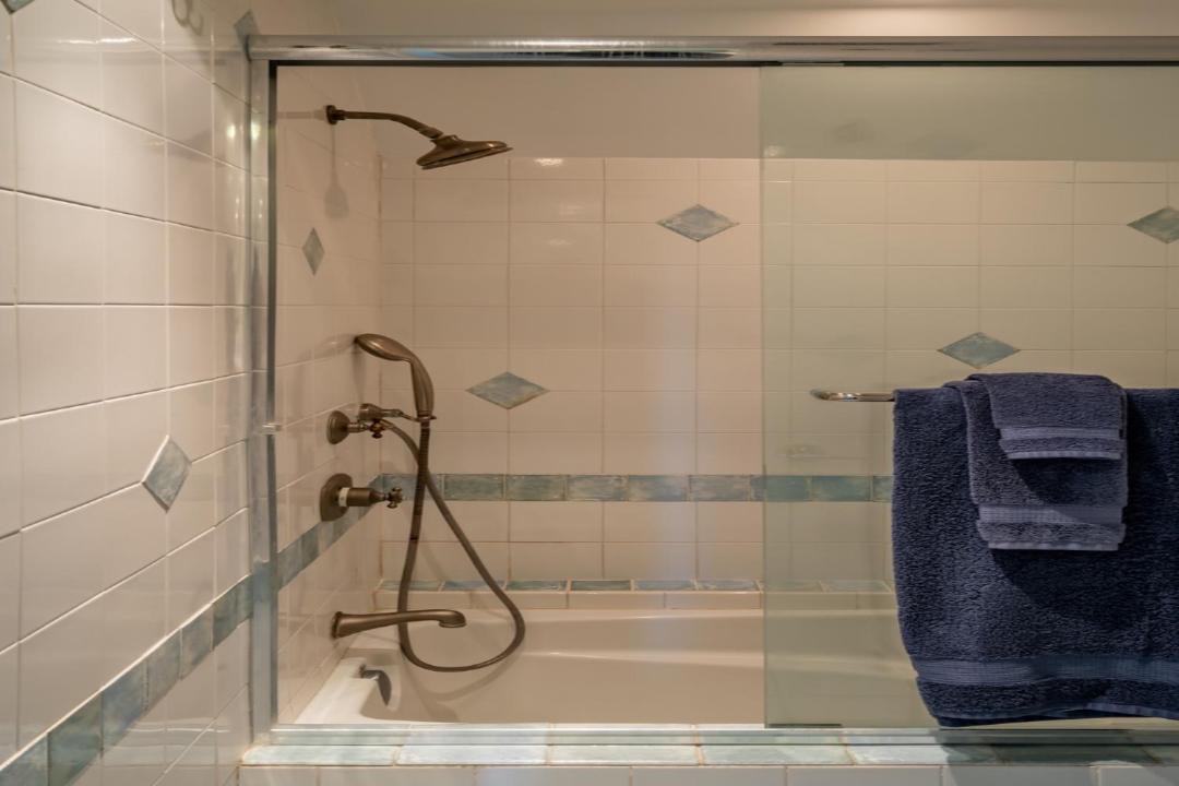 Photo of Bathroom in Summerland