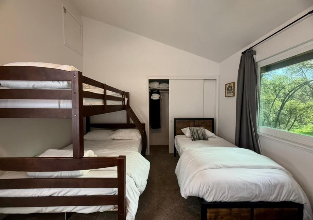 Photo of Bedroom in Oakhurst
