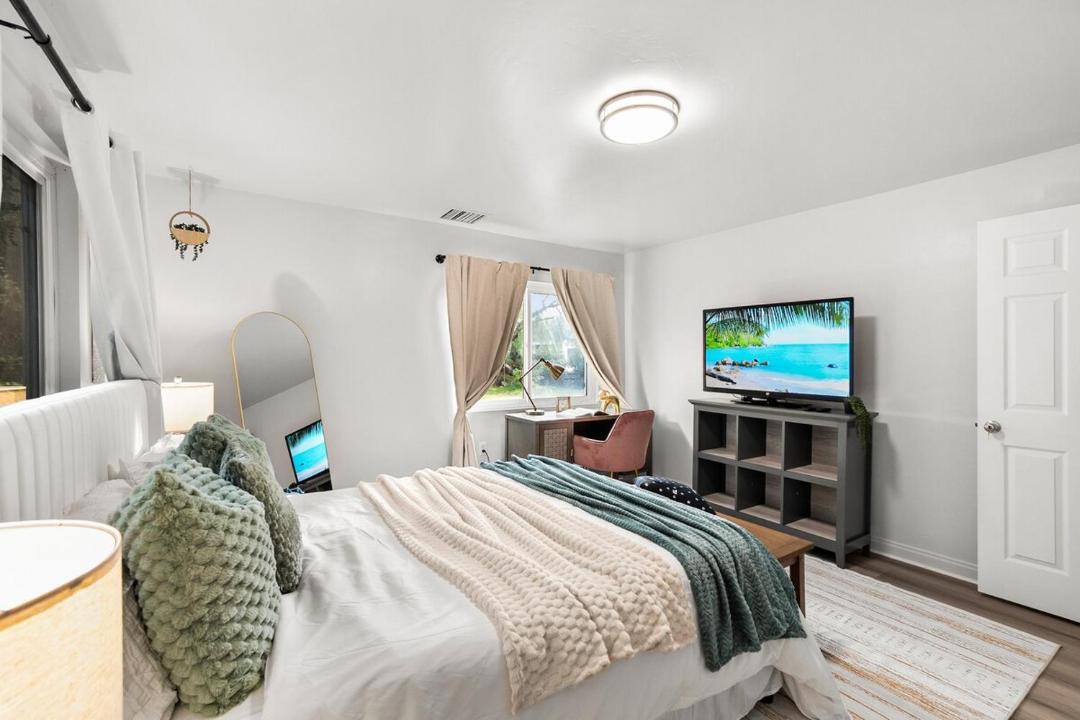 Photo of Bedroom in La Mesa