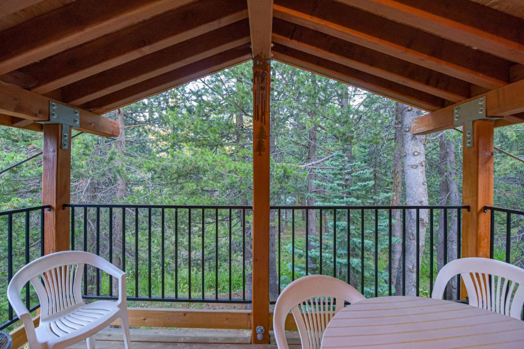 Photo of Patio Balcony in Serene Lakes