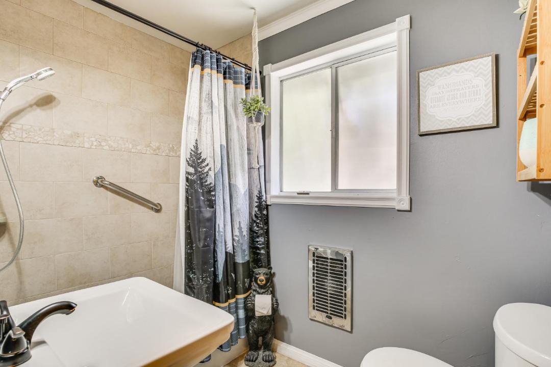 Photo of Bathroom in Cedar Glen