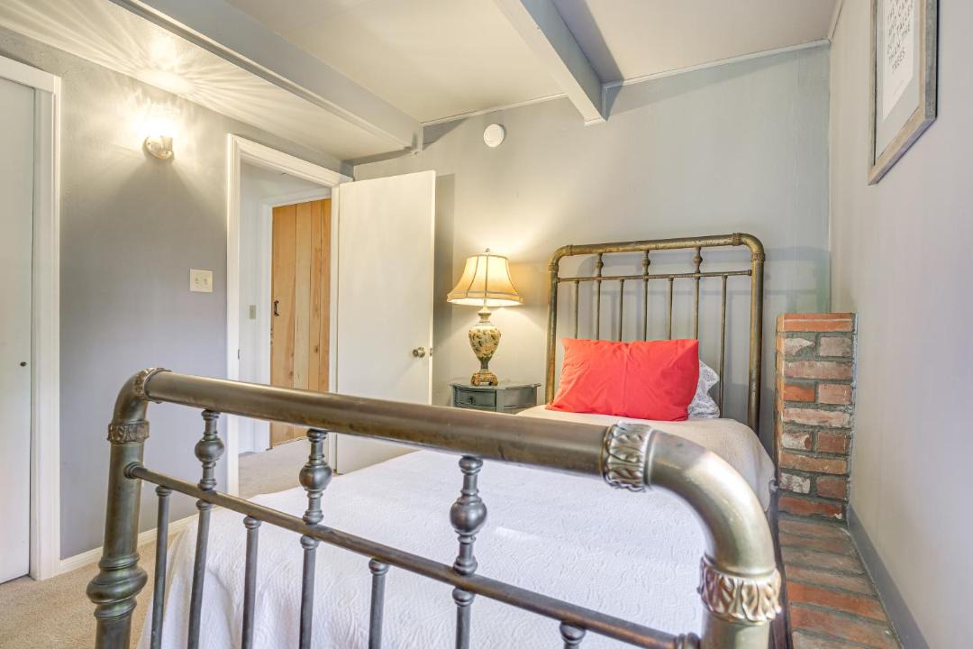 Photo of Bedroom in Cedar Glen