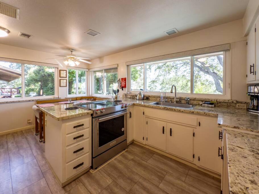 Photo of Kitchen in Mariposa