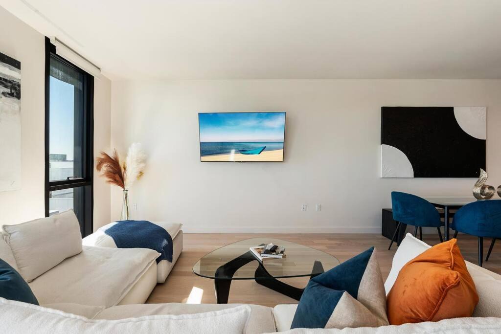 Photo of Livingroom in Downtown