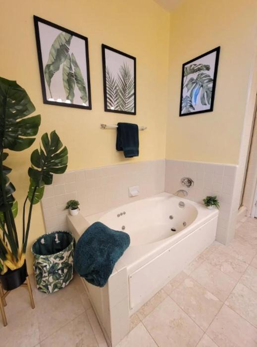 Photo of Bathroom in Pico - Robertson