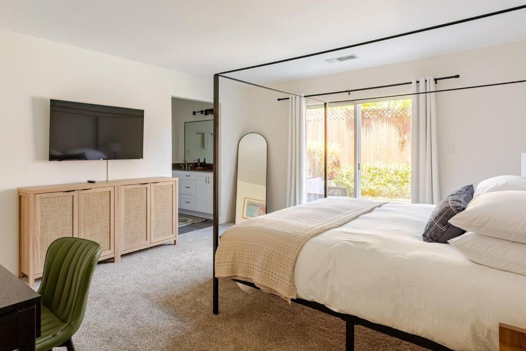 Photo of Bedroom in Leucadia