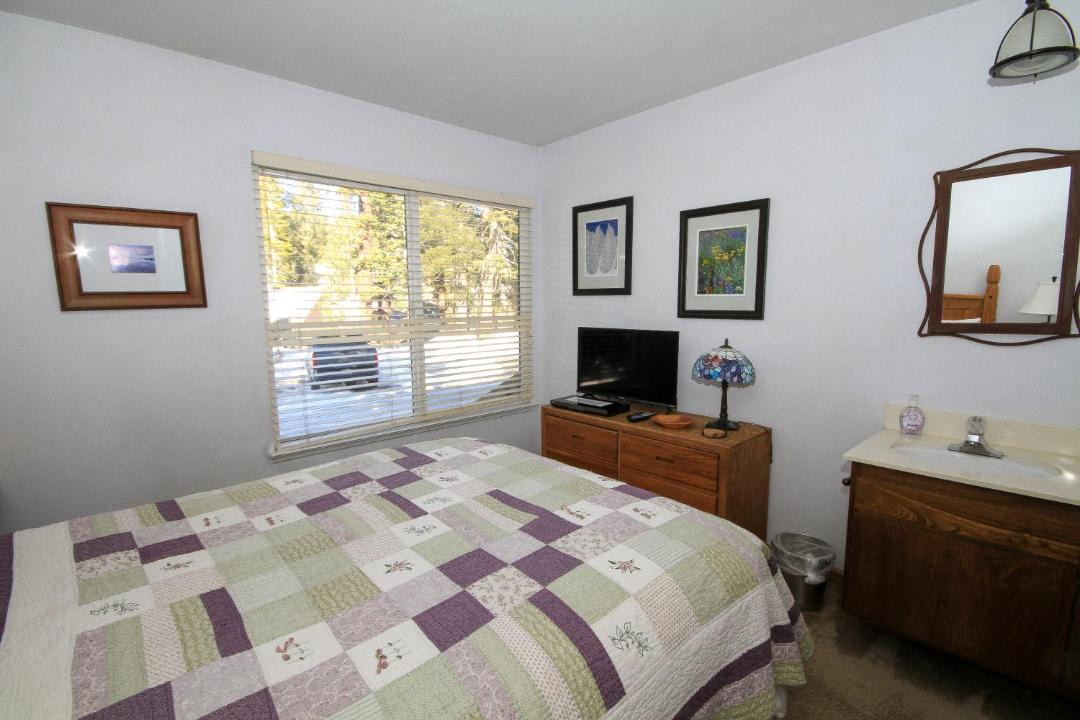 Photo of Bedroom in Mammoth Lakes