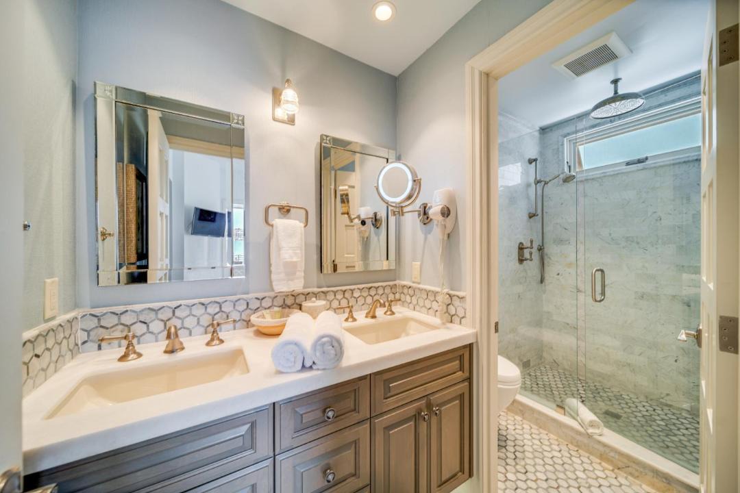 Photo of Bathroom in Balboa Peninsula