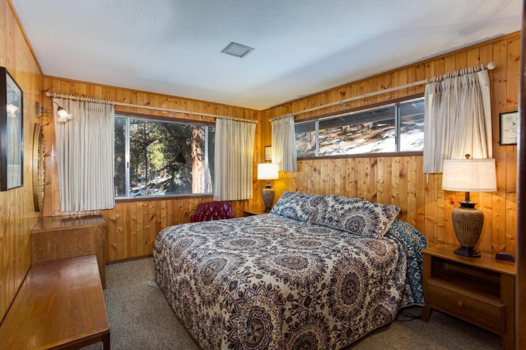 Photo of Bedroom in Yosemite National Park