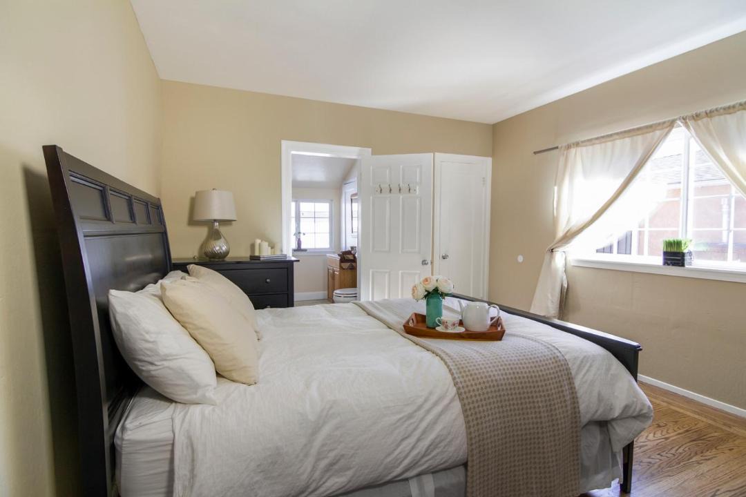 Photo of Bedroom in East Palo Alto