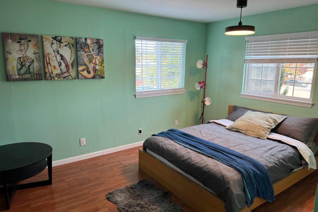 Photo of Bedroom in East Palo Alto