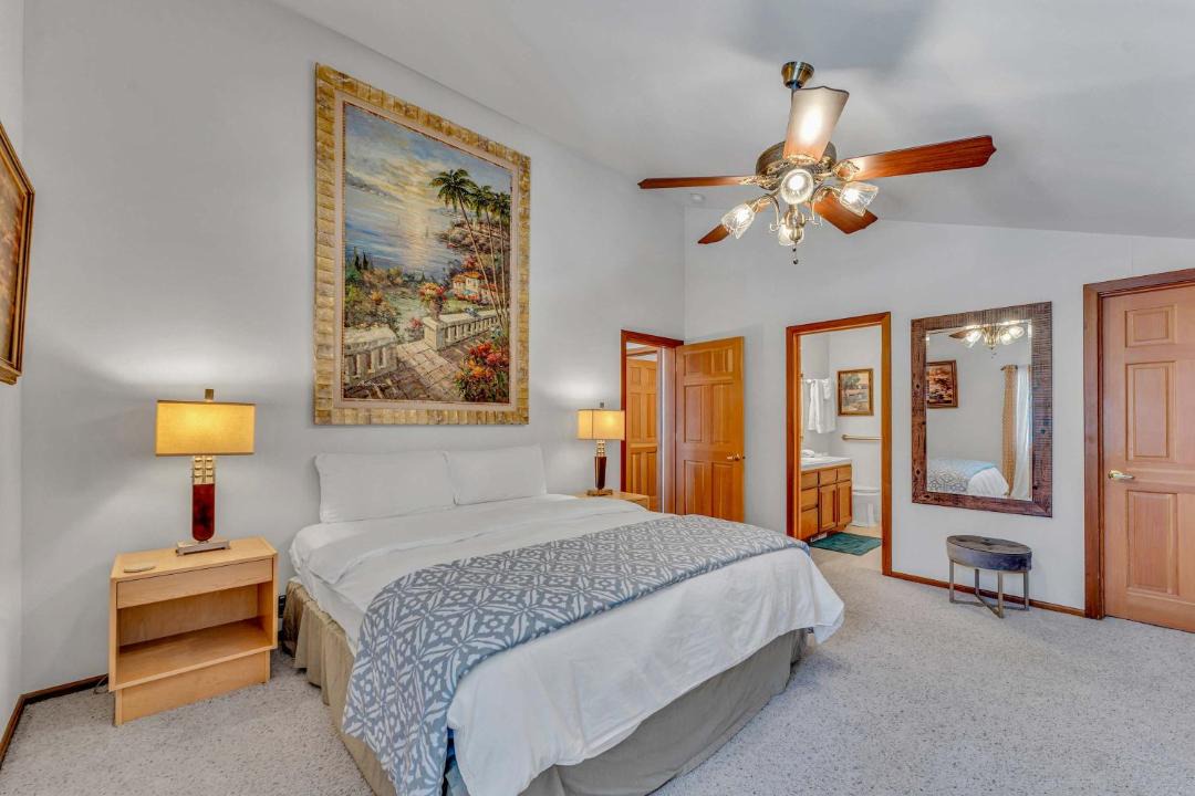 Photo of Bedroom in Lake Forest