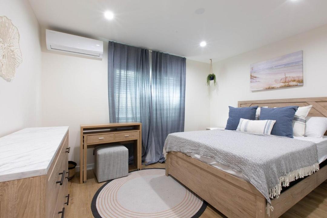 Photo of Bedroom in Alamitos Beach