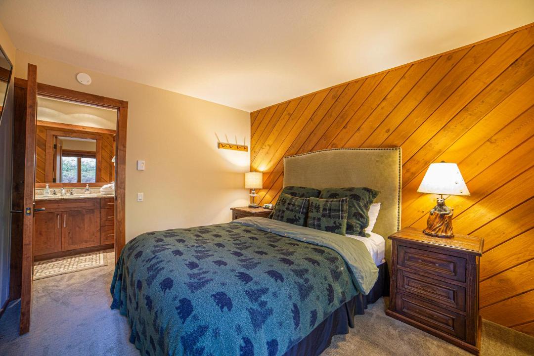 Photo of Bedroom in Mammoth Lakes