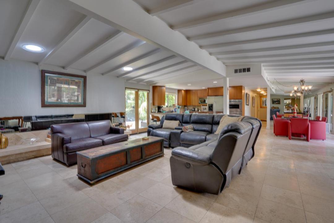 Photo of Livingroom in Palm Desert