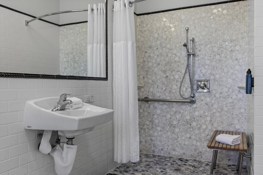 Photo of Bathroom in Park West