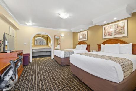 Photo of Bedroom in Tenderloin