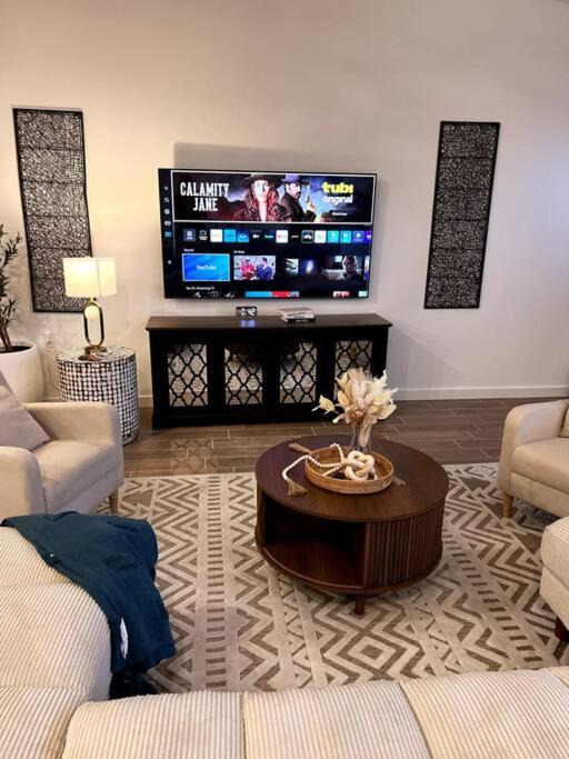 Photo of Livingroom in Pumpkin Center