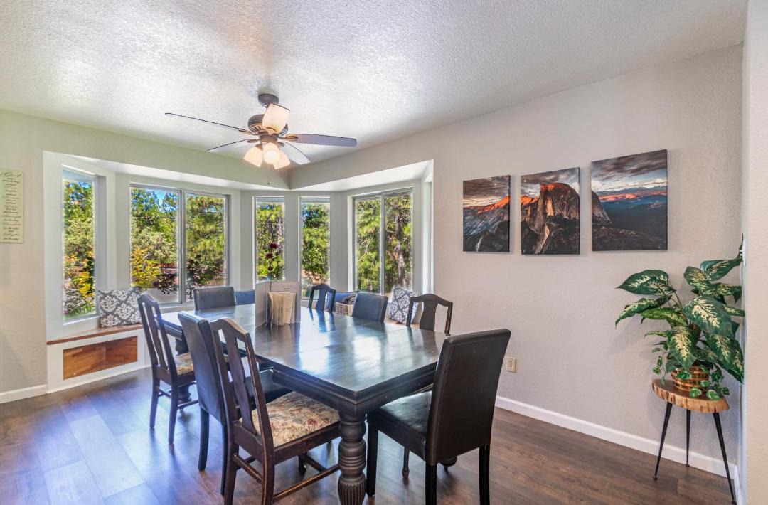 Photo of Livingroom in Oakhurst
