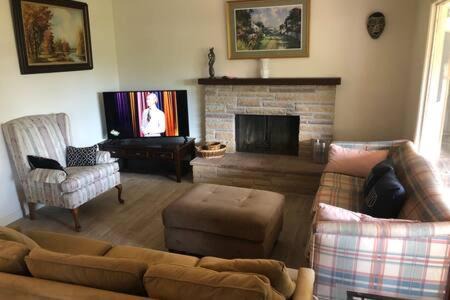 Photo of Livingroom in West Mesa