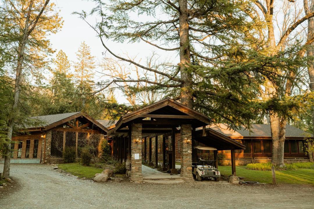 Photo of Buildings in Mariposa