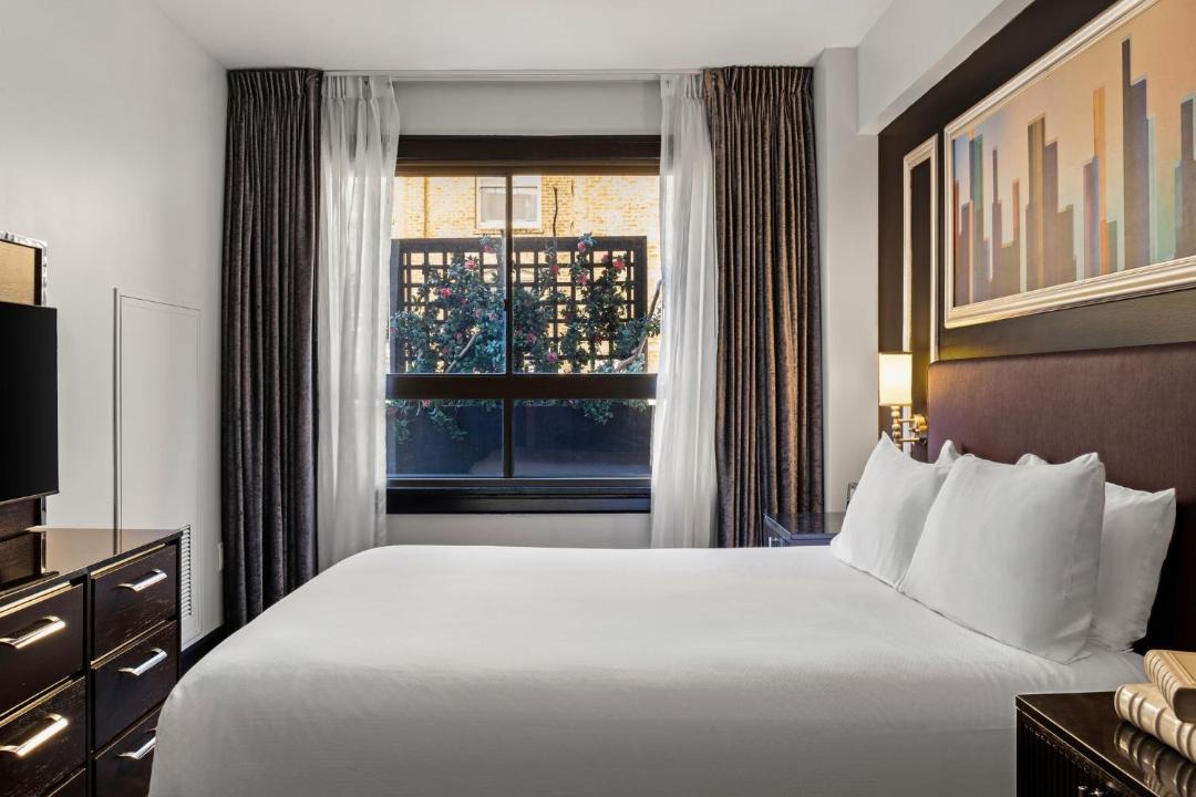 Photo of Bedroom in Lower Nob Hill