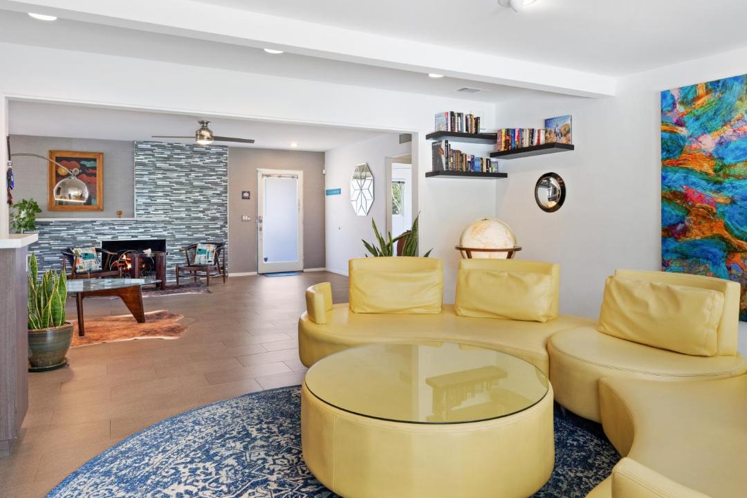 Photo of Livingroom in Tahquitz River Estates