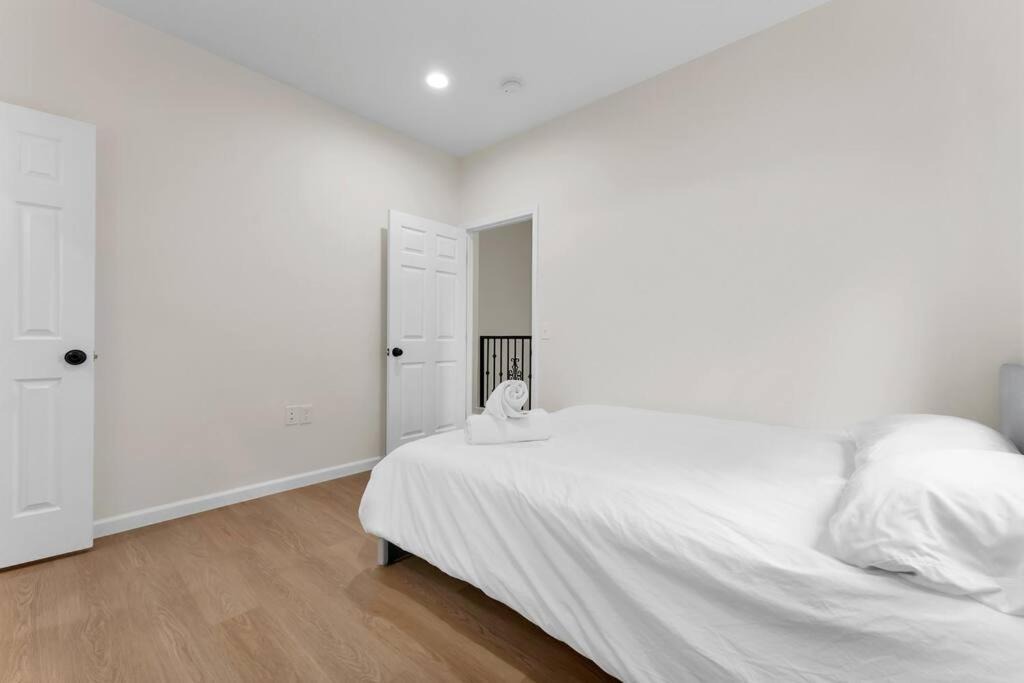 Photo of Bedroom in Mira Mesa