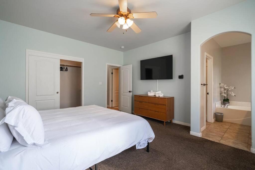 Photo of Bedroom in River Oaks