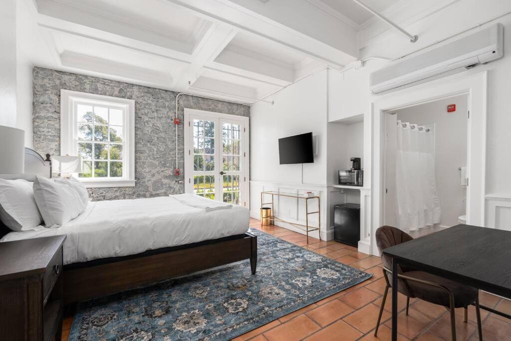 Photo of Bedroom in Santa Rosa