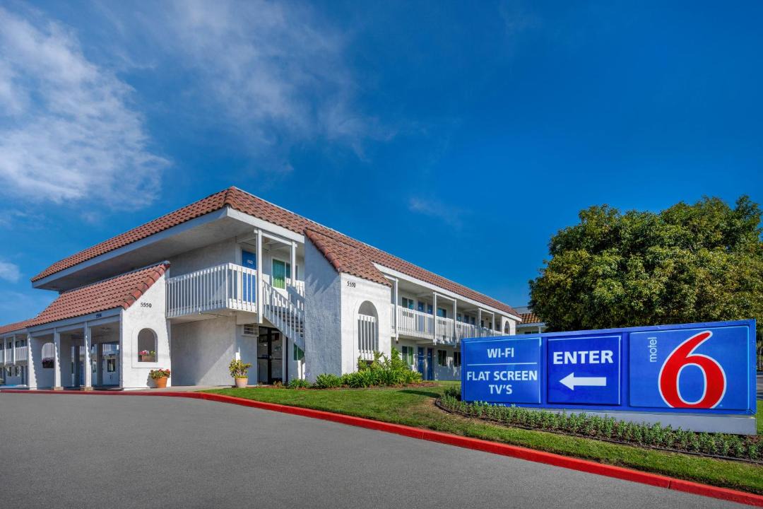 Photo of Buildings in Carpinteria
