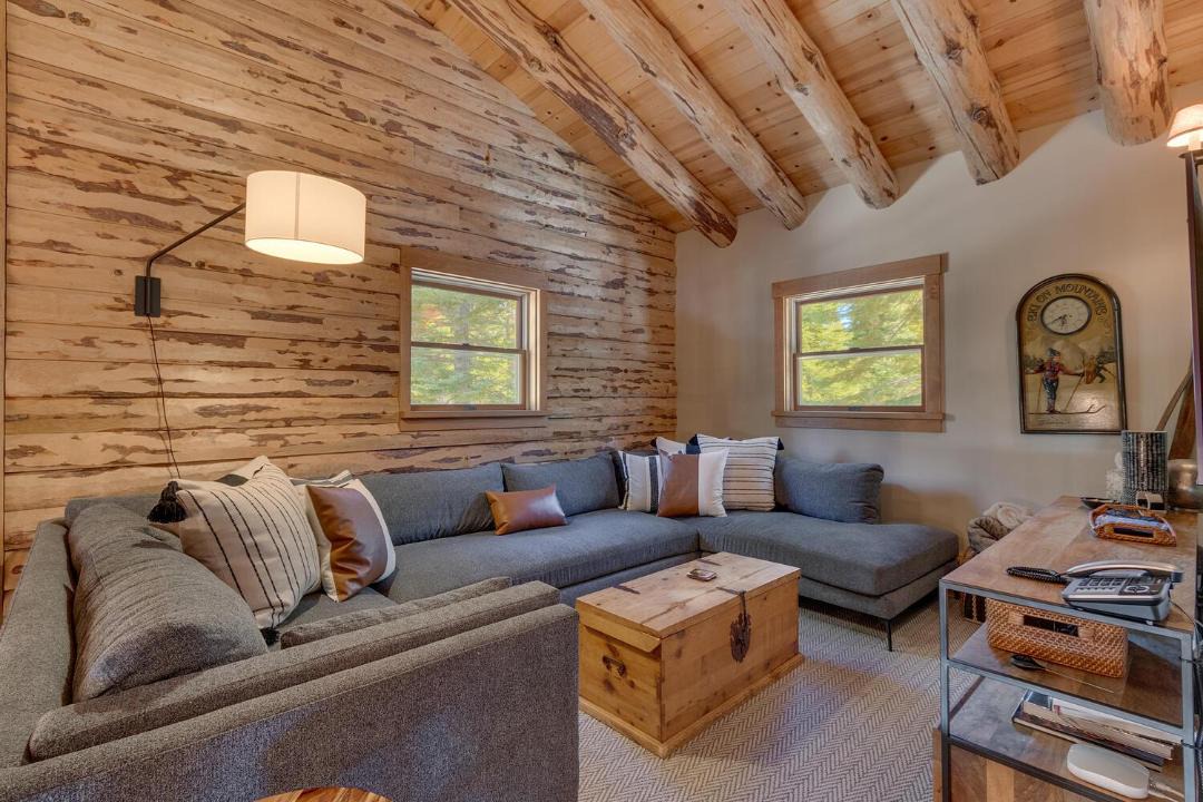 Photo of Livingroom in Tahoma
