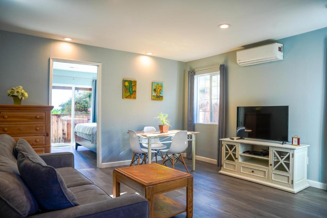 Photo of Livingroom in Millbrae
