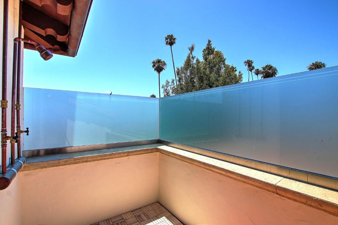 Photo of Patio Balcony in West Beach