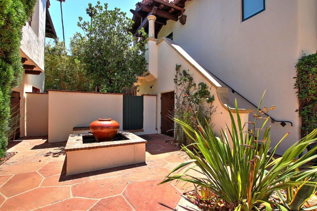 Photo of Patio Balcony in West Beach