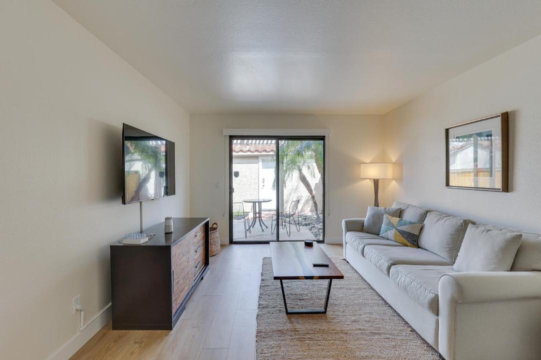 Photo of Livingroom in Spinnaker Hill