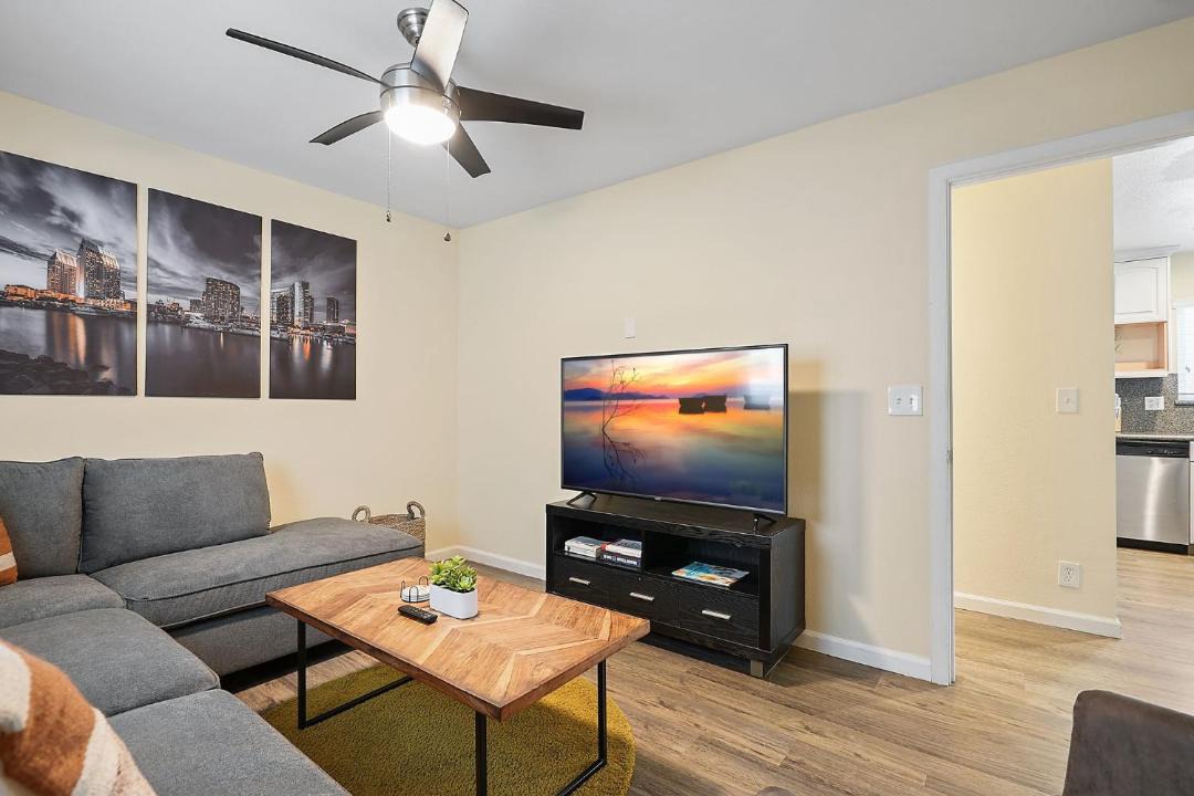 Photo of Livingroom in South Mission Beach