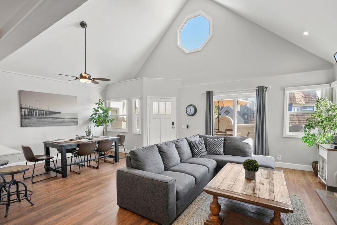 Photo of Livingroom in South Mission Beach