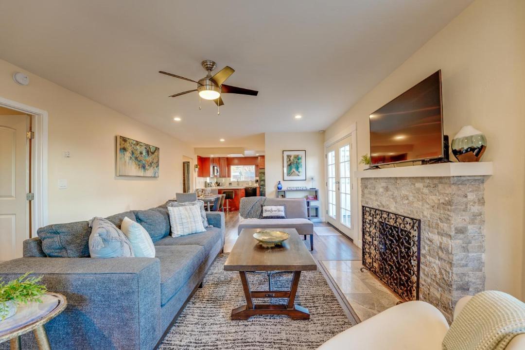 Photo of Livingroom in Beach Barber Tract