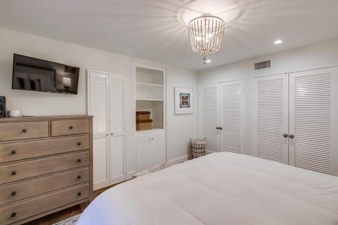 Photo of Bedroom in La Jolla Mesa