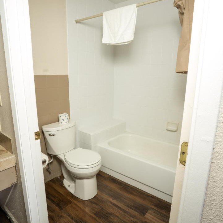 Photo of Bathroom in Lakehead-Lakeshore