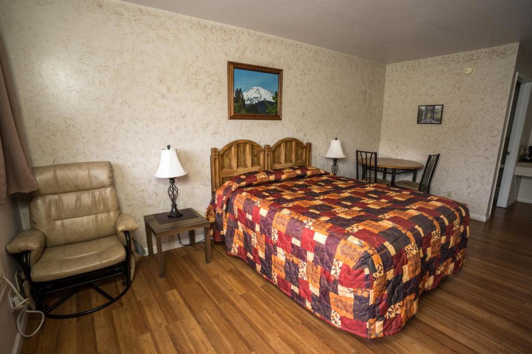 Photo of Bedroom in Lakehead-Lakeshore