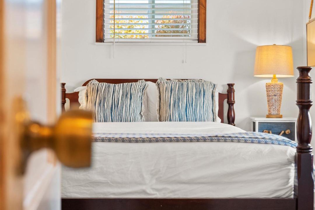 Photo of Bedroom in Bay Park